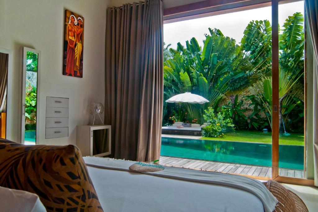 Eko Villa Seminyak - Tropical Villa, Walk To Beach Habitación foto
